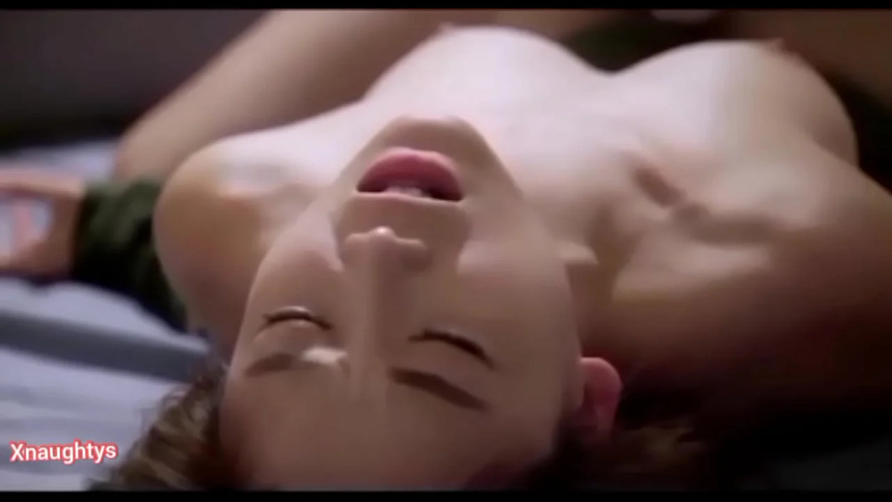 Cô Nàng Xinh Đẹp Sẽ Phục Vụ Bạn Bất Cứ Lúc Nào Full