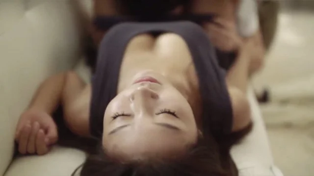 Mối Tinh Lãng Mạng Full